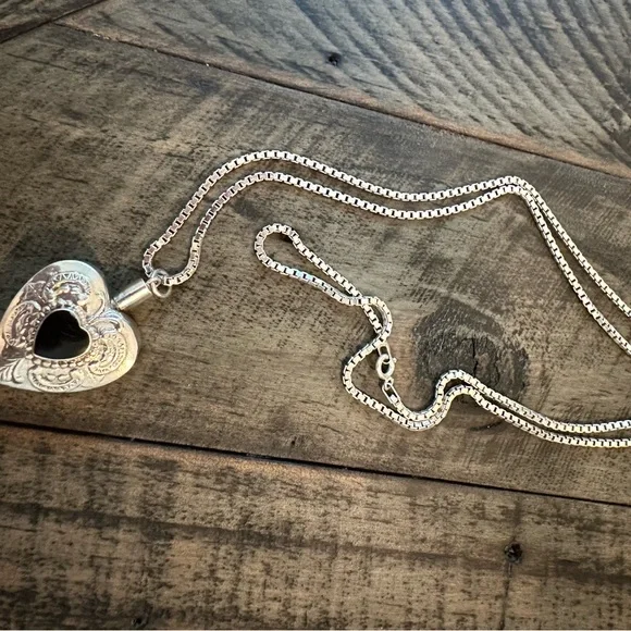 Vintage Silver tone Heart Bottle necklace - Picture 4 of 6
